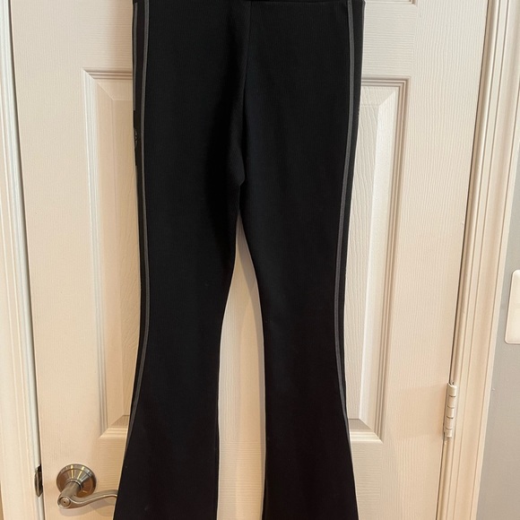 Adidas Women’s Size Small legging pant NWT - Picture 2 of 4